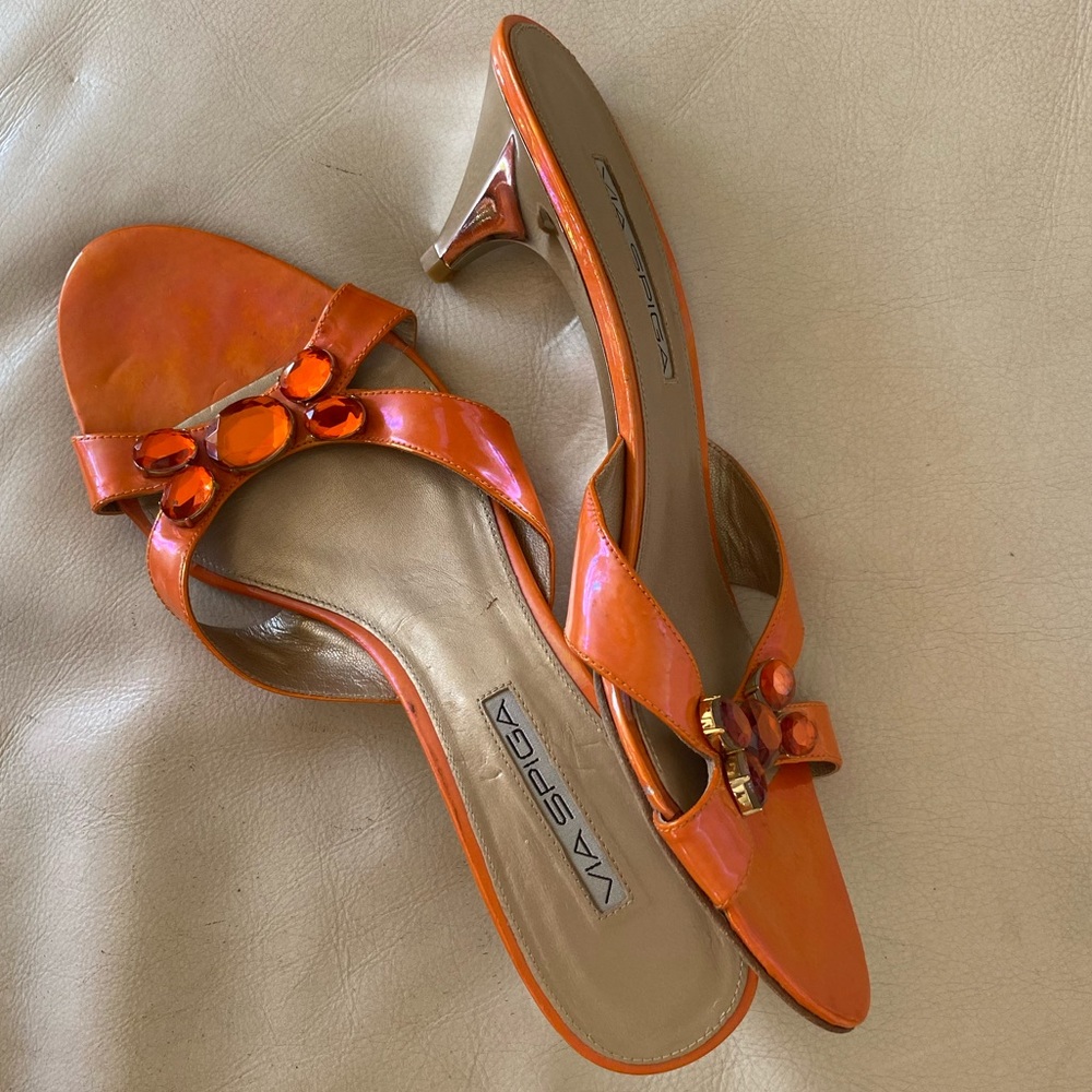 🧡 Via Spiga Embellished Peep-toe Sandal Low Heel